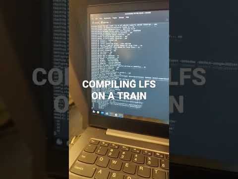 Chad Linux users compile on trains | #shorts #lfs