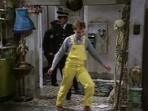 Young Ones, The S01E05: "Interesting" Anyone Here Like The Human League?