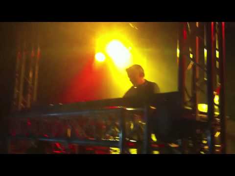 Avicii VS Tv Rock & Axwell Feat. Live Element - Bromance in the Air