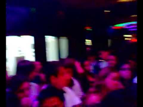 DANNY ÁVILA & WILLY ALCOCER : FIRMA AUTÓGRAFOS Y DISCOS @ TOO ZHINK PRO-TOUR 1 (2ªparte)