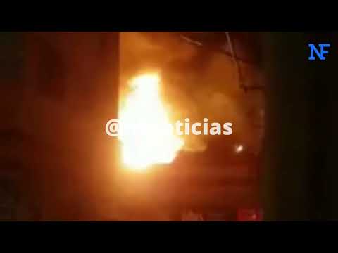 Incêndio destrói lojas no Centro de Campos