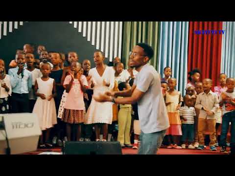 TURASHIM'IMANA YUKO TWAVUKIYE KU NGOMA Y'UMWAMI YESU #ABANA #choir #415 GUSHIMISHA