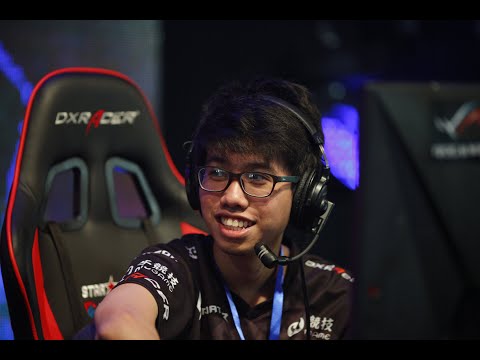 (FILIPINO) PUCK plays with hand cam (KUKU) "Guys I am not scared I am KUKU"