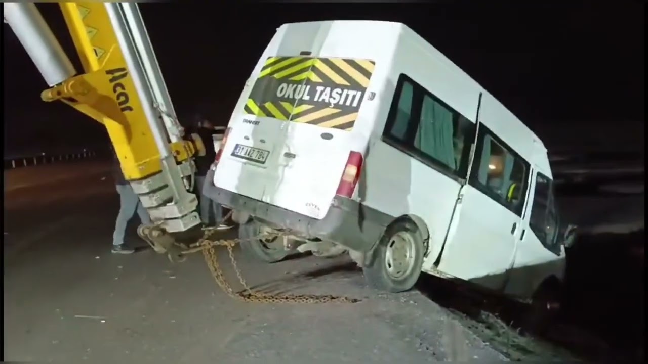 Yüksekova-Şemdinli yolunda maddi hasarlı kaza