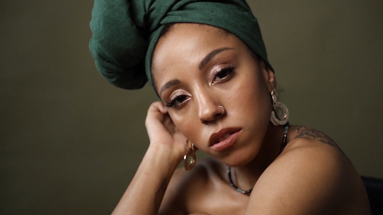 Elzhi & Georgia Anne Muldrow – “Nefertiti”