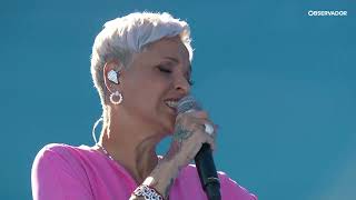 Download lagu Mariza canta 'Foi Deus' no palco do Parque Eduardo VII e Papa Francisco aplaude mp3