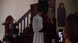 Det er makt i i de foldede hender - Jørgen Strandlie