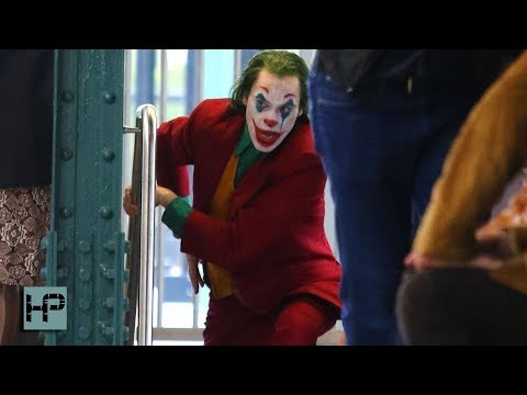 NEW VIDEO - Joaquin Phoenix Films Chase Scene for 'Joker' - Dashes on to Brooklyn Subway