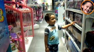 preview picture of video 'Bir Küçük Adam - Oyuncak Mağazasında - Bölüm 1'