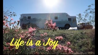 Life is a Joy #186 Quartzsite life ( awesome weather )