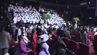 &#39;Oh Give Thanks&#39; performed live by Judith Christie McAllister