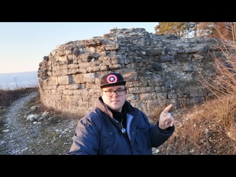 Burgruine Ravensburg von Thüngersheim im Umkreis Würzburg am Main auf den Weinberg erkunden