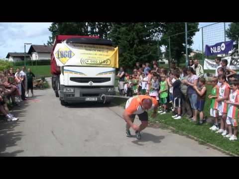 6. dan košarke KK Grosuplje, 2010, slovenski Martin Krpan, Primož Pogačink, vlečenje tovornjaka