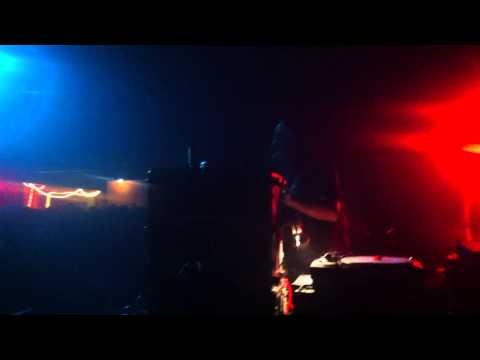 Deng Deng HiFi playing massive Cuss Cuss recut @ Les Tanneries, Dijon, Roots in Town #19