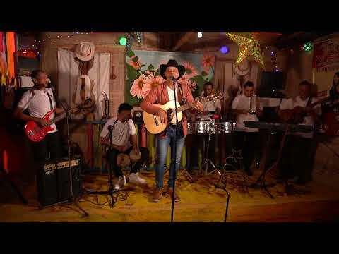 Jair Montoya "El Abejorro" -Cover (En vivo) -El Brindis del viejito (D.R.A)