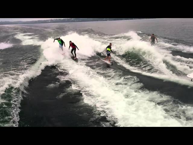 Double Yacht Surfing (surfer circling around a surfer)