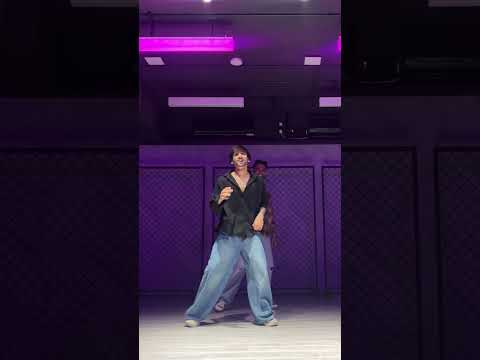 Kiss me baby | Dance video #dance #youtubeshorts
