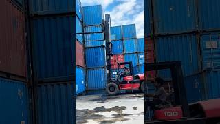 Download lagu Forklift Handling Two Containers at Once mp3