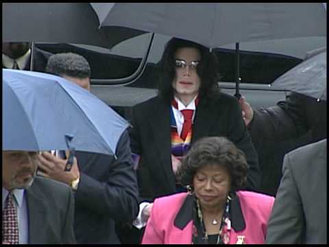 Michael Jackson 2005 Trial Arrival