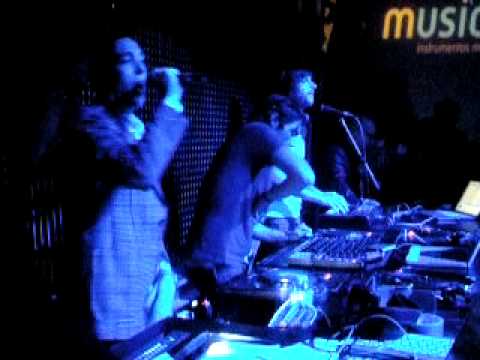 Johnwaynes (live dj) feat Stee Downes na Estação da Luz