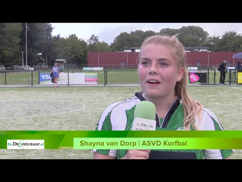 Shayna van Dorp na afloop van ASVD Korfbal - Wit-Blauw uit Kampen