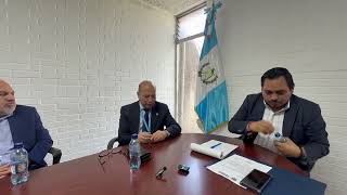 A los médicos no les interesa trabajar en el IGSS,  expresa el subgerente a  diputado Chic