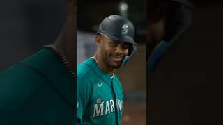 JACKSON MERRILL ROBS JULIO RODRÍGUEZ OF A HOMER! ????