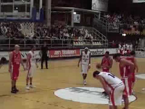 20 13-10-07 Gent-BCO - Jerry Green scoort 2 vrijworpen.mpg