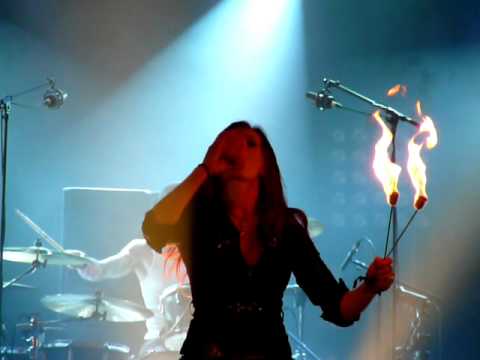 Nemhain - Morrigan breathe fire!!! - Metal Female Voices Fest lX - Wieze Belgique - 22/10/11