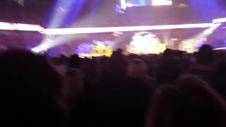 Garth Brooks with Trisha Yearwood World Tour Chicago 07 Ain&#39;t Going Down Till the Sun Comes Up