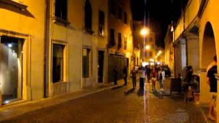 preview picture of video 'Udine (Italy) in night'