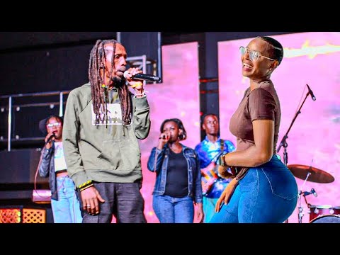 UTAPENDA! DAZ BABA APAGAWA AIMBA  LIVE MREMBO NAMBA NANE ANANICHANGANYA....