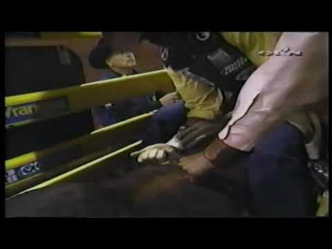 Mudslinger bucks Claudeny Dos Santos - 03 PBR Guthrie