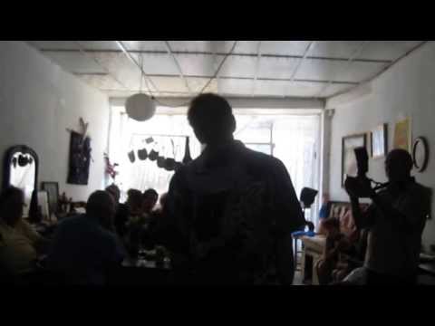 JOÃO CARLOS FADO, NO DAR A SOLA , NA RUA DOS CALDEIREIROS NO PORTO