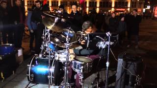 Street drumming in Hamburg (Oded Kafri)