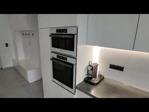 Trendi magasfényű fehér bútorok