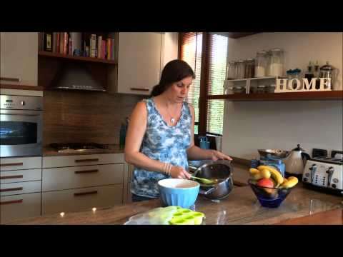 How to make and store home-made baby food- First Foods: Pear