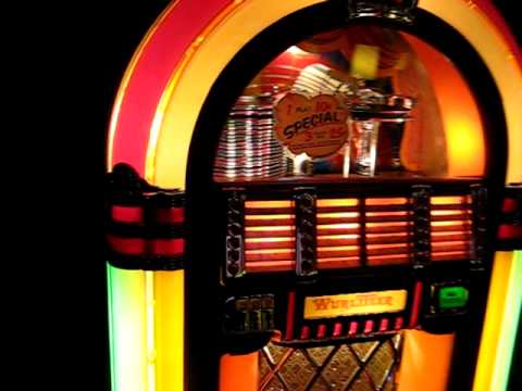 Wurlitzer 1015 playing Little Darlin' 78rpm