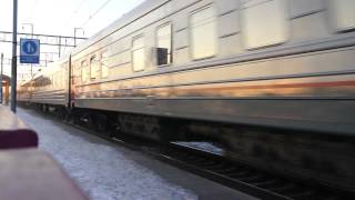 preview picture of video 'SKODA ЧС2т-1021 с поездом №49 Волга СПб-Горький (RZD)'