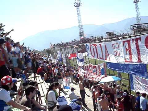 "Los Cruzados / Yo soy cruzados En las Buenas y En Las Malas" Barra: Los Cruzados • Club: Universidad Católica