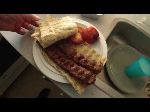 MongoTV_7466 - Min Frokost - Del 1 - PERSISK Grill Kødfars Med Brød og Salte Grønne Oliven