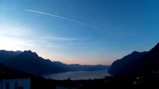 preview picture of video 'Sunrise Timelapse, Iseo lake'