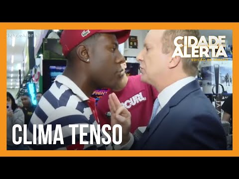 Confusão, bate-boca e ameaças: homem parte para cima de Celso Russomanno na Santa Ifigênia, em SP