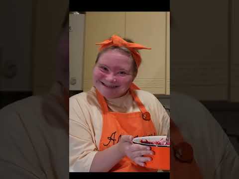 Девушки, такие девушки😁 #синдромдауна #cooking