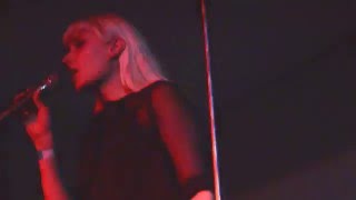 Molly Nilsson // Lovers Are Losers - Live Buenos Aires 4
