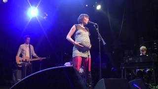 The Bird And The Bee - &quot;Again &amp; Again&quot; (Live at The El Rey Theatre in Los Angeles  03-05-10)