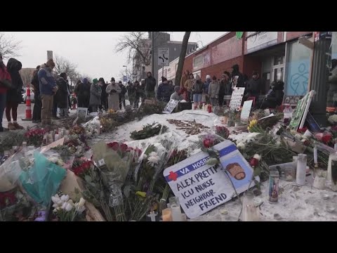 Residents have message for Houston Mayor Whitmire about ICE during city council meeting