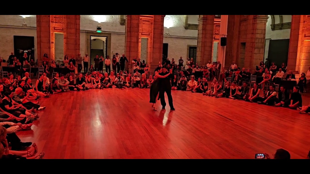 Carlitos Espinoza y Agustina Piaggio no 16° Festival Tango Porto,  em 23/04/23 - 3/6