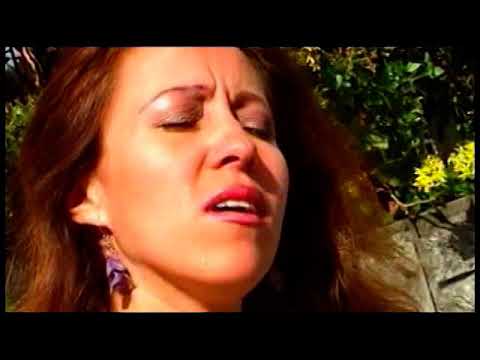 CECY NARVAEZ - LLORA MI CORAZON (Video Oficial)