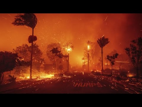 Feuer richtet in der Nähe von Los Angeles verheerende Schäden an
